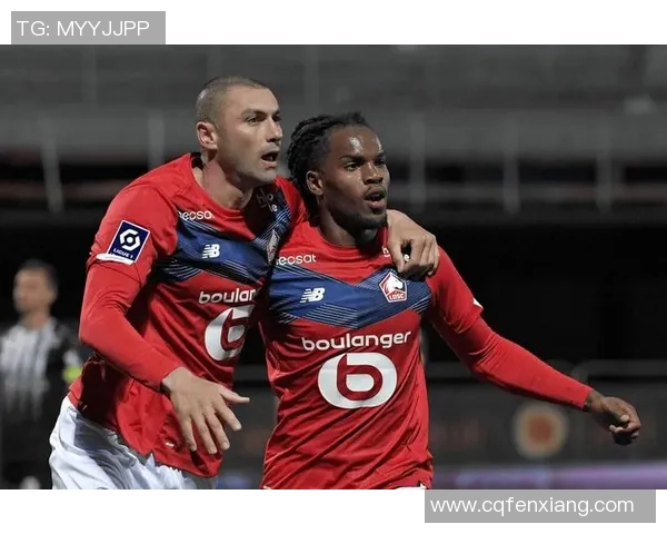 维拉与例之联的精彩对决揭示了足球战术与团队合作的重要性